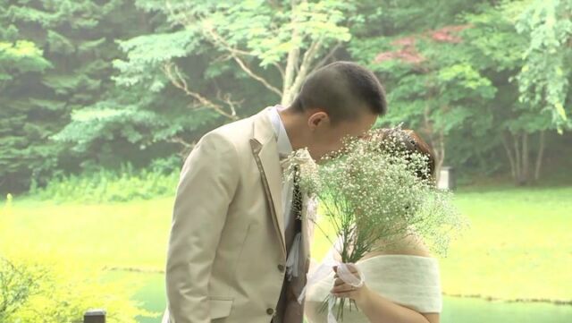 . 
Resort Wedding（8月）

北海道の雄大な土地で行われる
【🌿Resort Wedding🌿】
緑のなかでのウェディングは
日常を忘れ、特別な１日となりそうです💕

お問い合わせ、ご相談は
DMよりお気軽にお問い合わせ下さい

#北海道結婚式場 #札花 #プレ花嫁応援 #エンドロールムービー #道産子花嫁 #北海道花嫁 #道産子花嫁さんと繋がりたい #リゾート#リゾ婚 #ドローン撮影
#花嫁準備 #婚約しました #結婚式打合せ #令和花嫁 #結婚式が楽しみ #結婚式っていいね #2020秋婚 #2020冬婚 #2021春婚 #2021夏婚 #結婚式映像#wedding#movie#卒花しました #卒花 #ブライダルムービー #北海道ウェディング#日本綜合テレビ #nstpictures #ニドム